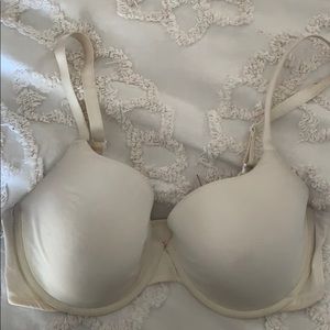 Victoria’s Secret Tshirt Bra